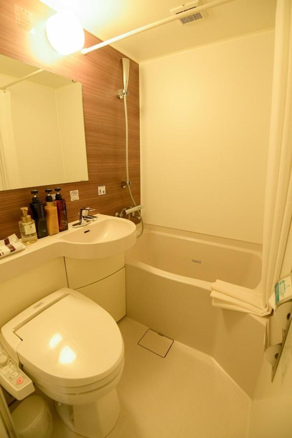 Via Inn Shin Osaka West Luaran gambar